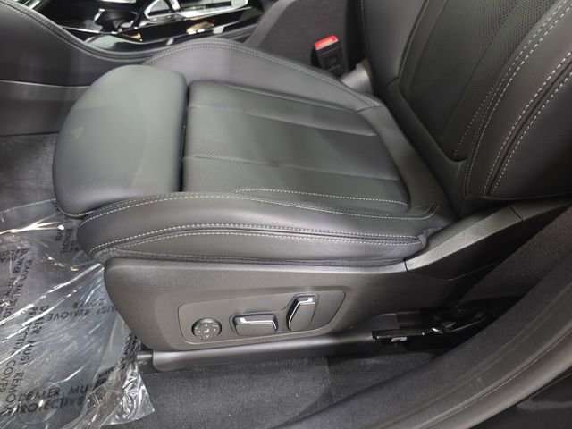 Certified 2025 BMW X4 xDrive30i image 26