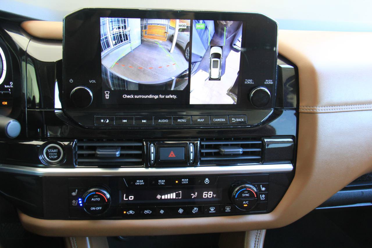 Used 2024 Nissan Pathfinder Platinum FWD image 17
