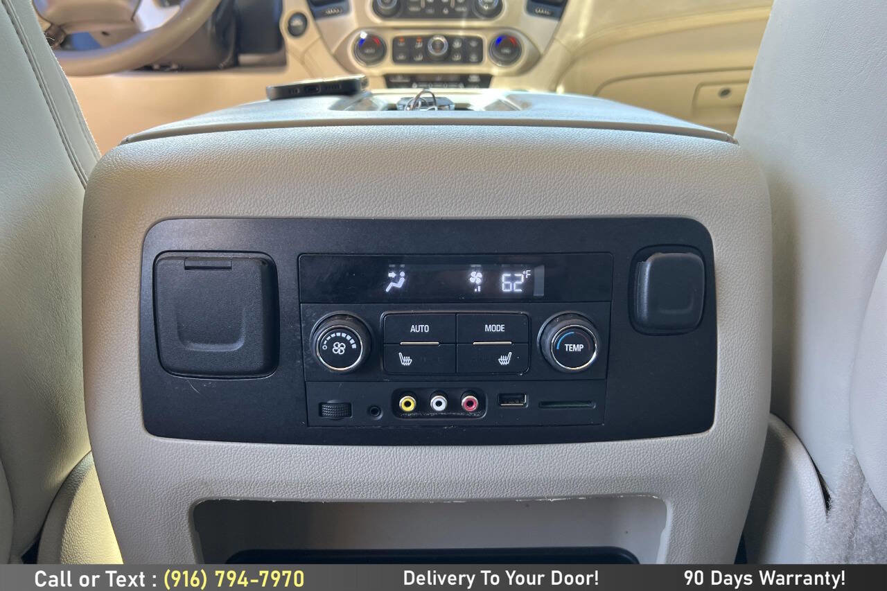 Used 2015 GMC Yukon Denali w/ Open Road Package AWD/4WD image 30