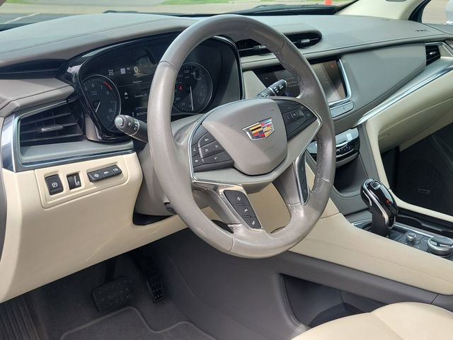 Used 2020 Cadillac XT5 Premium Luxury AWD/4WD image 23