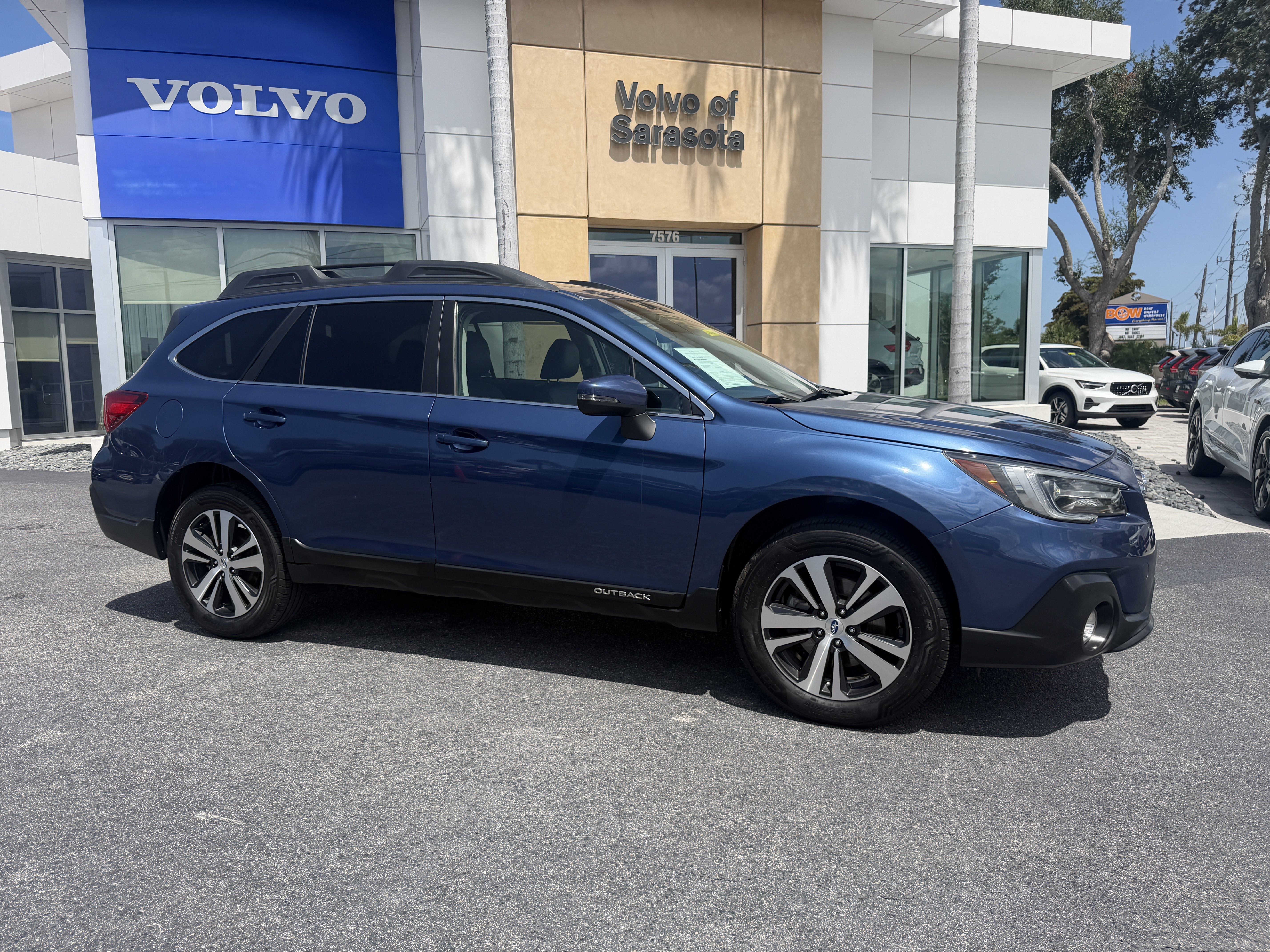 Used 2019 Subaru Outback 2.5i Limited AWD/4WD image 1