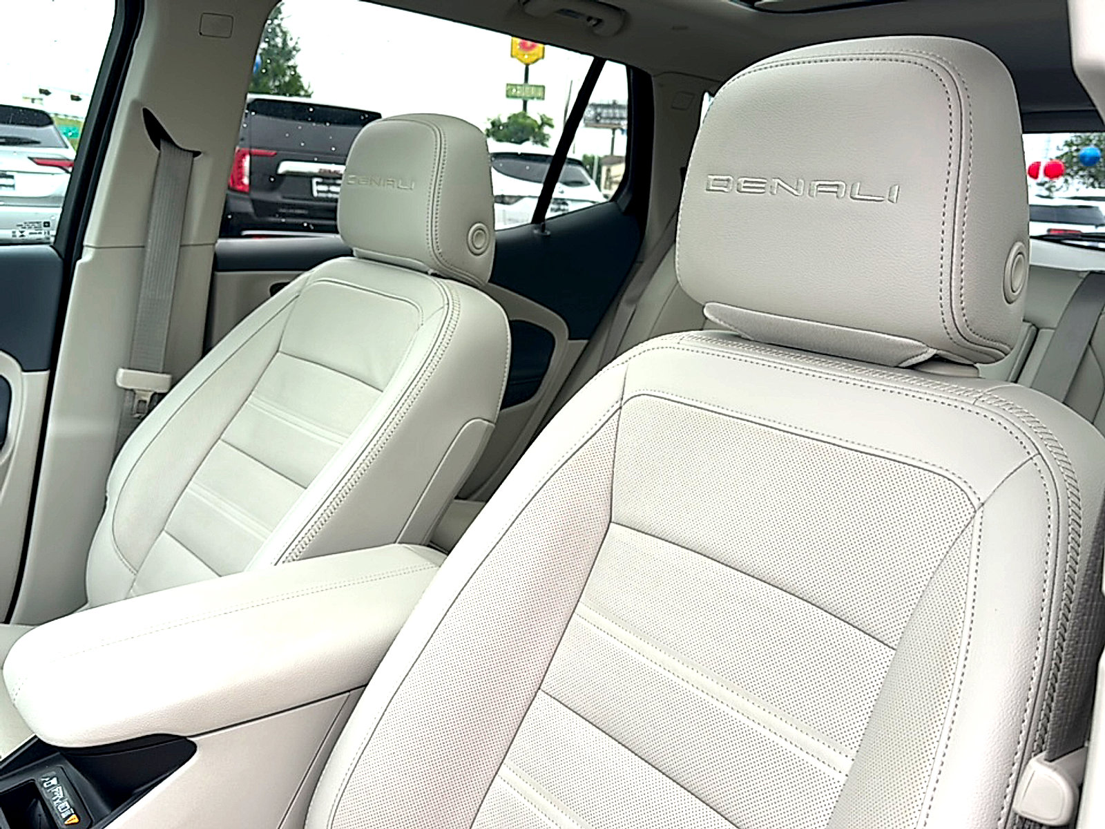 Used 2023 GMC Terrain Denali AWD/4WD image 14