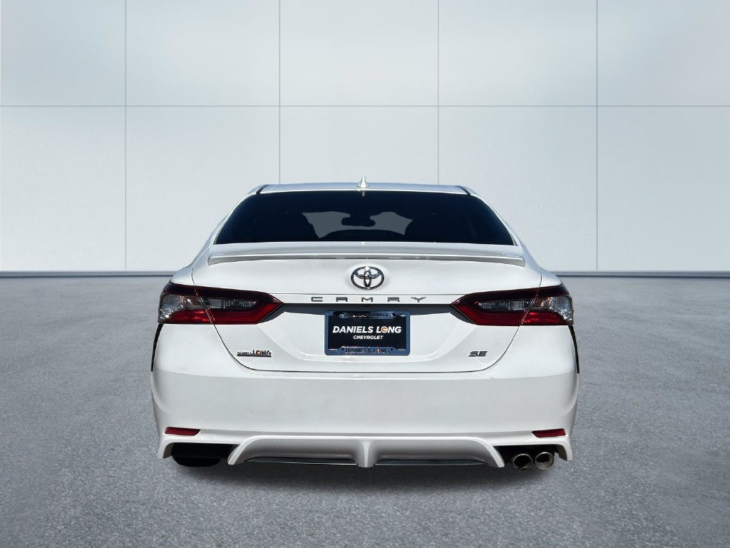 Used 2021 Toyota Camry SE FWD image 4