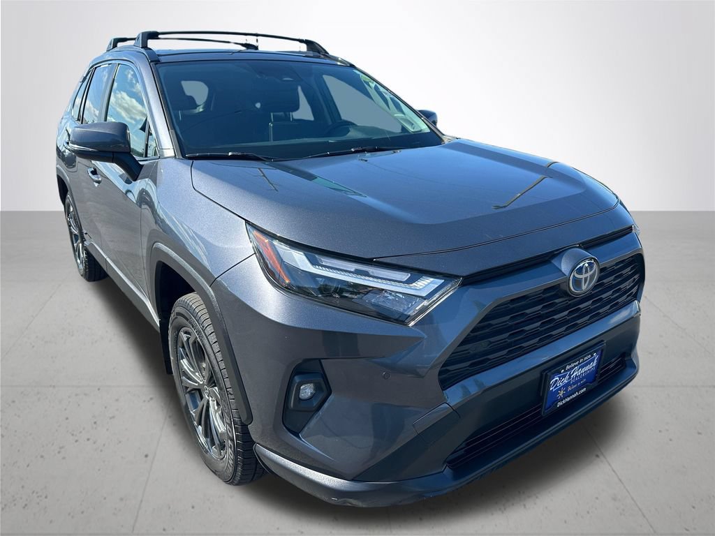 Certified 2023 Toyota RAV4 XLE Premium AWD/4WD image 5