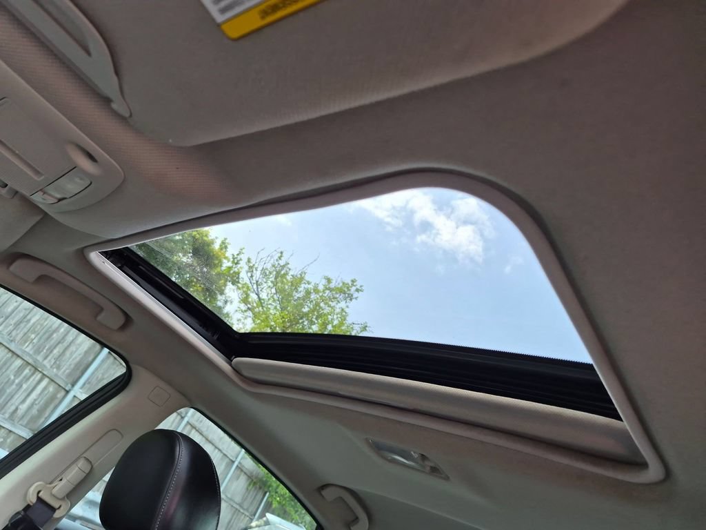 Used 2014 Nissan Sentra SL w/ Premium Package FWD image 13