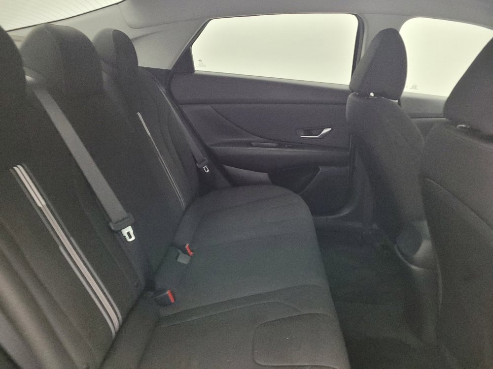 Used 2023 Hyundai Elantra SEL w/ Convenience Package image 19