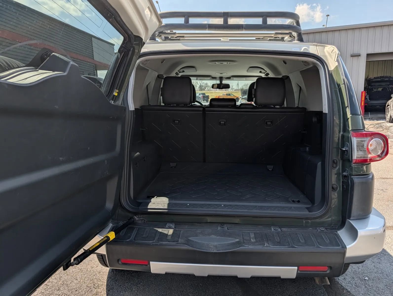 Used 2014 Toyota FJ Cruiser 2WD w/ Convenience Package image 10