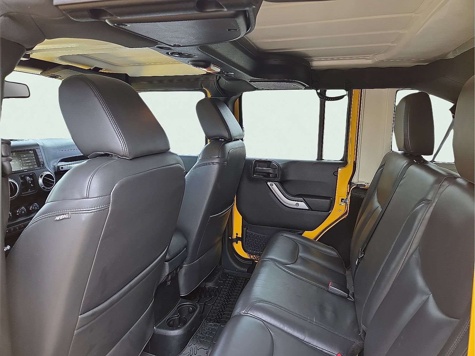 Used 2015 Jeep Wrangler Unlimited Sahara w/ Max Tow Package AWD/4WD image 10
