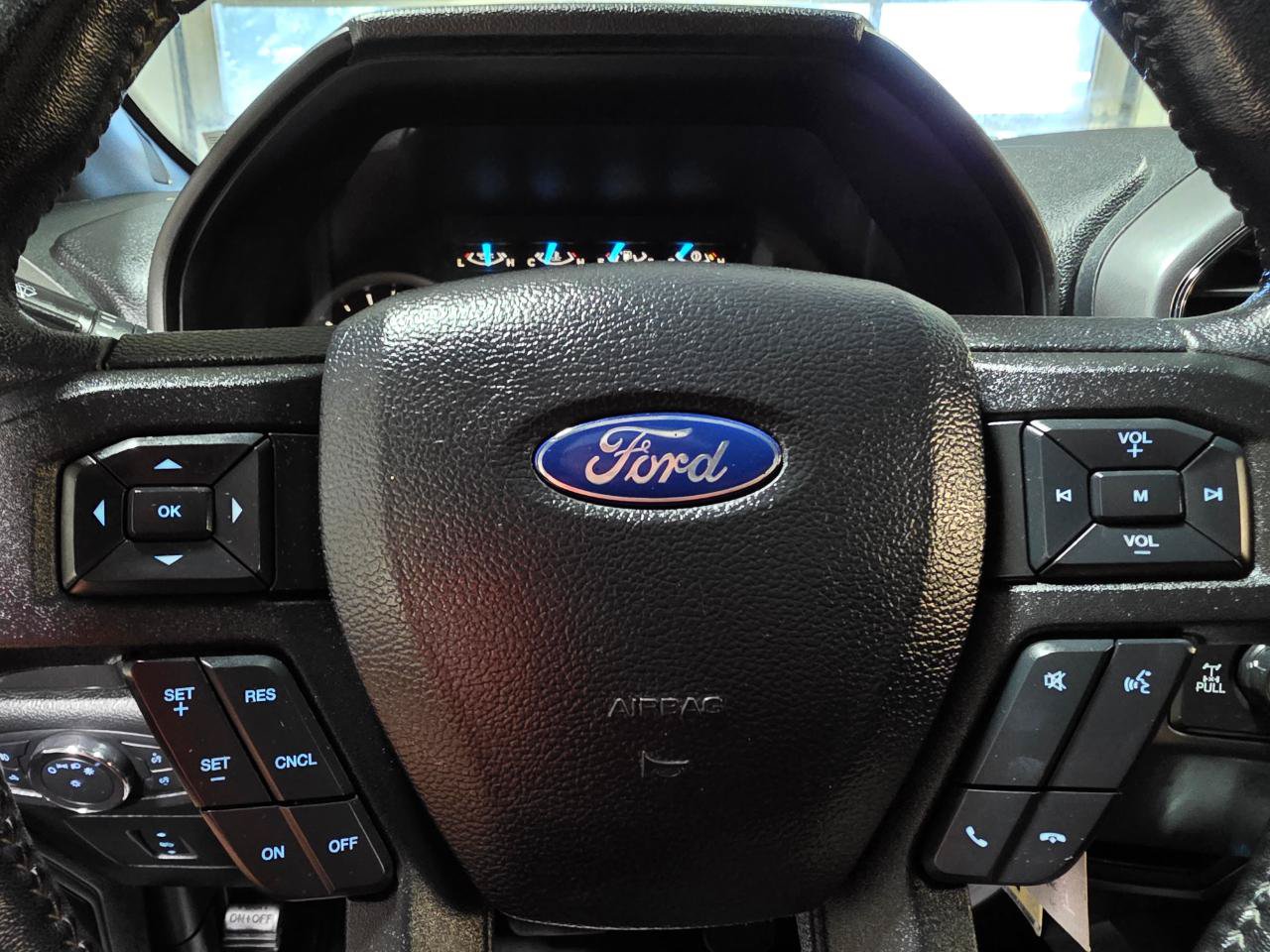 Used 2017 Ford F150 XLT w/ Equipment Group 302A Luxury AWD/4WD image 28