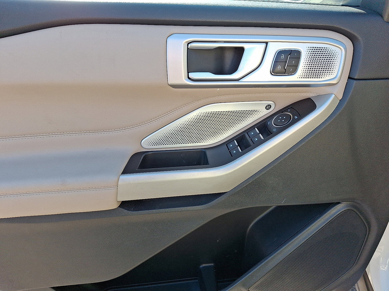 Certified 2023 Ford Explorer Limited w/ Limited Technology Package image 13