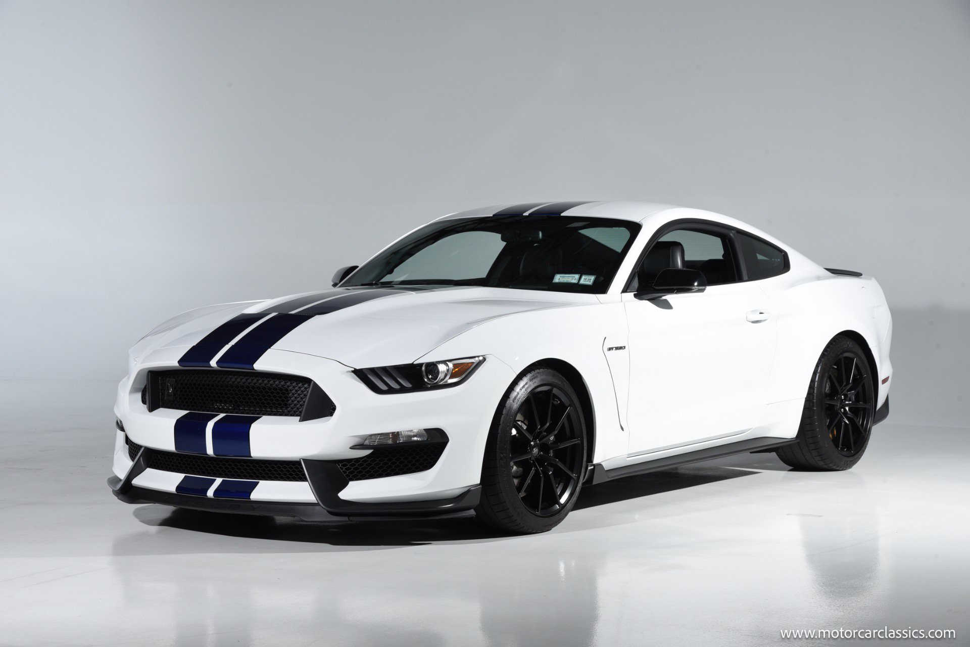 Used 2016 Ford Mustang Shelby GT350 w/ Technology Package RWD image 3