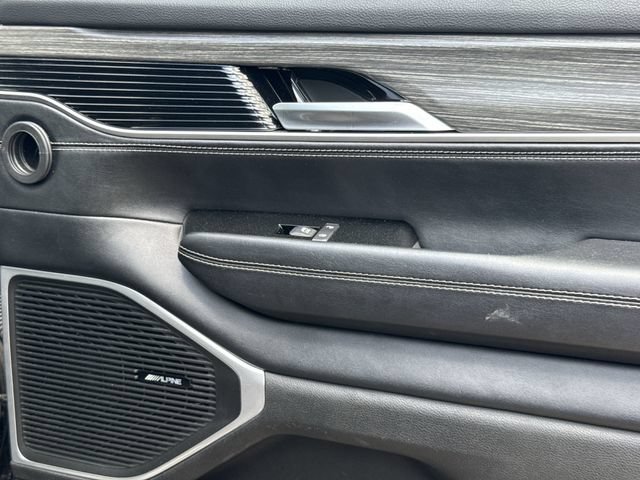 Used 2024 Jeep Wagoneer Series III AWD/4WD image 27