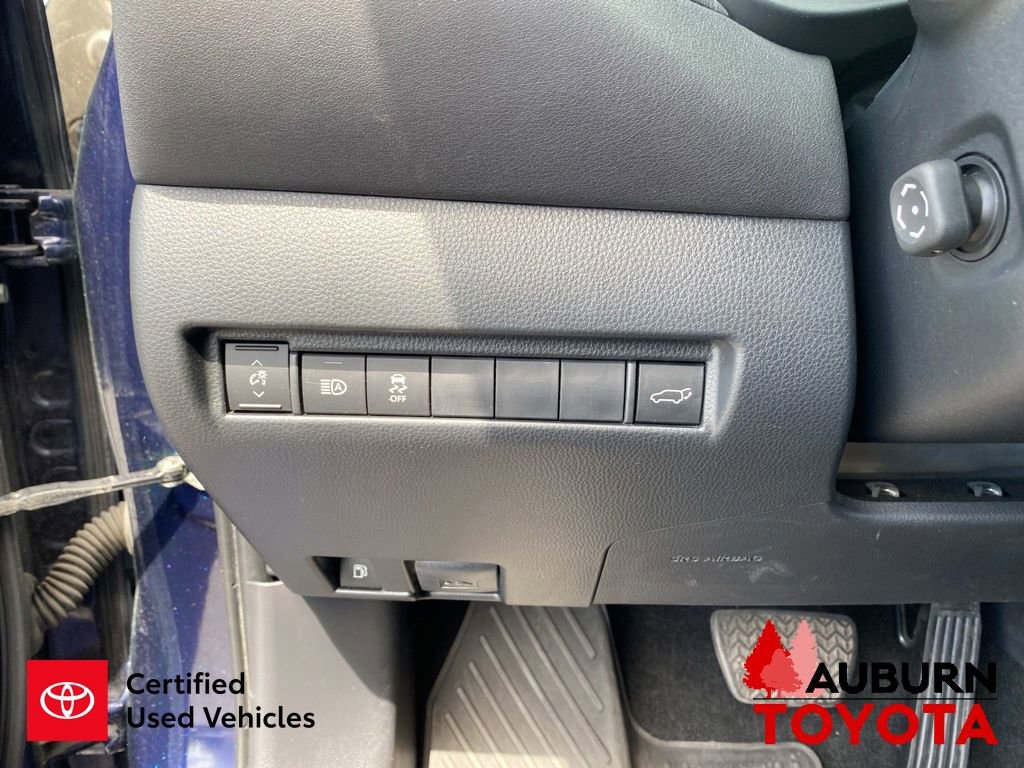 Certified 2024 Toyota Venza LE AWD/4WD image 33