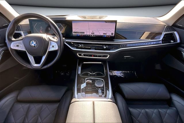 Used 2024 BMW X7 xDrive40i image 7