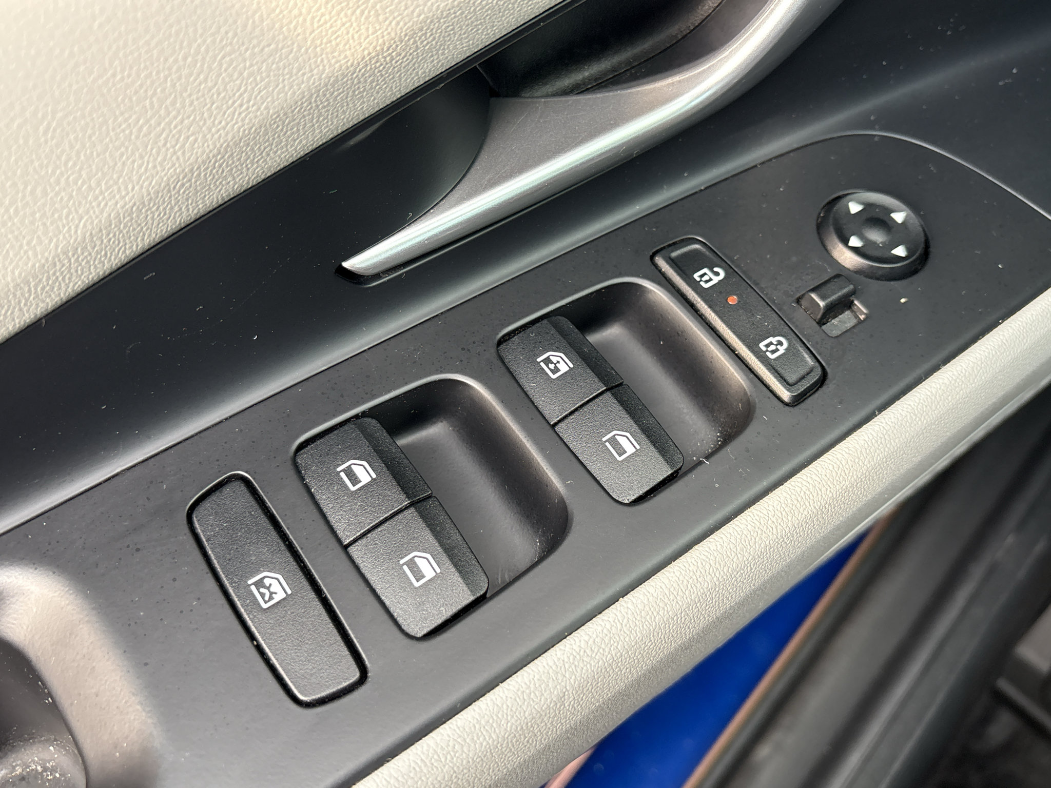 Used 2025 Hyundai Elantra Limited FWD image 25