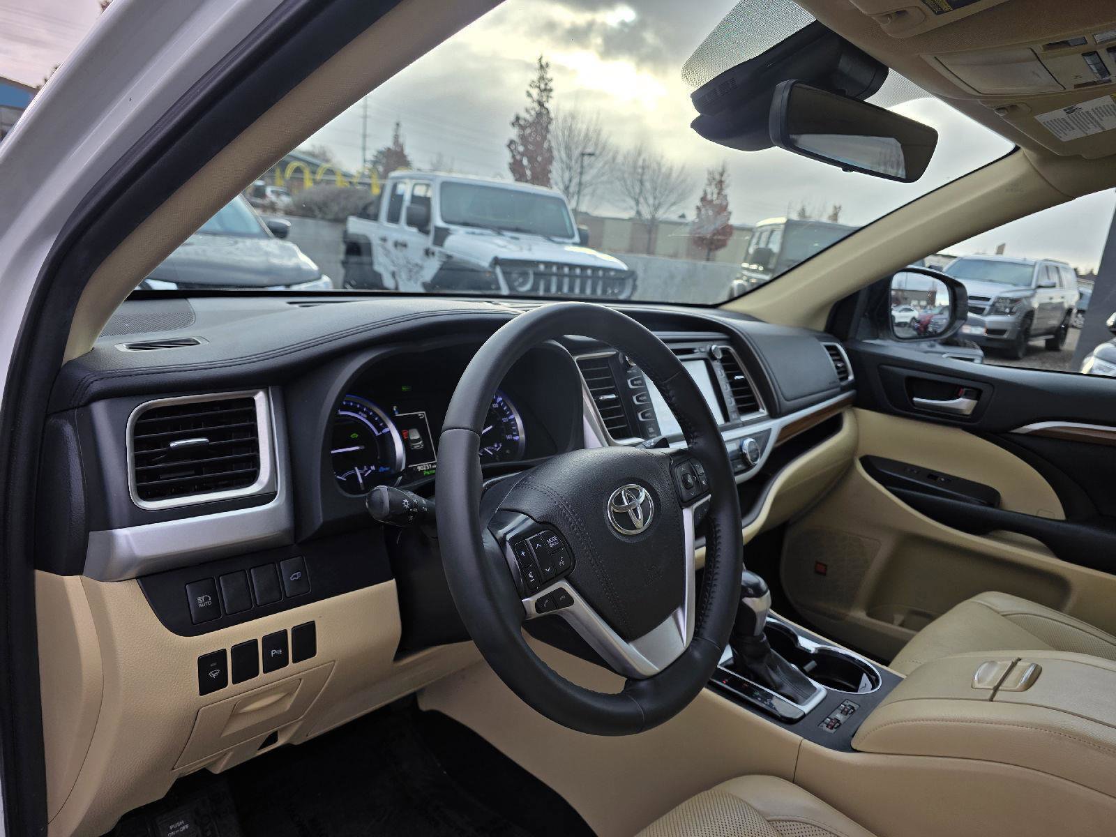 Used 2019 Toyota Highlander Limited image 12