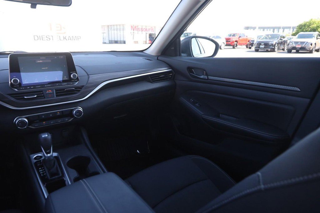 Used 2026 Nissan Altima 2.5 SV FWD image 24