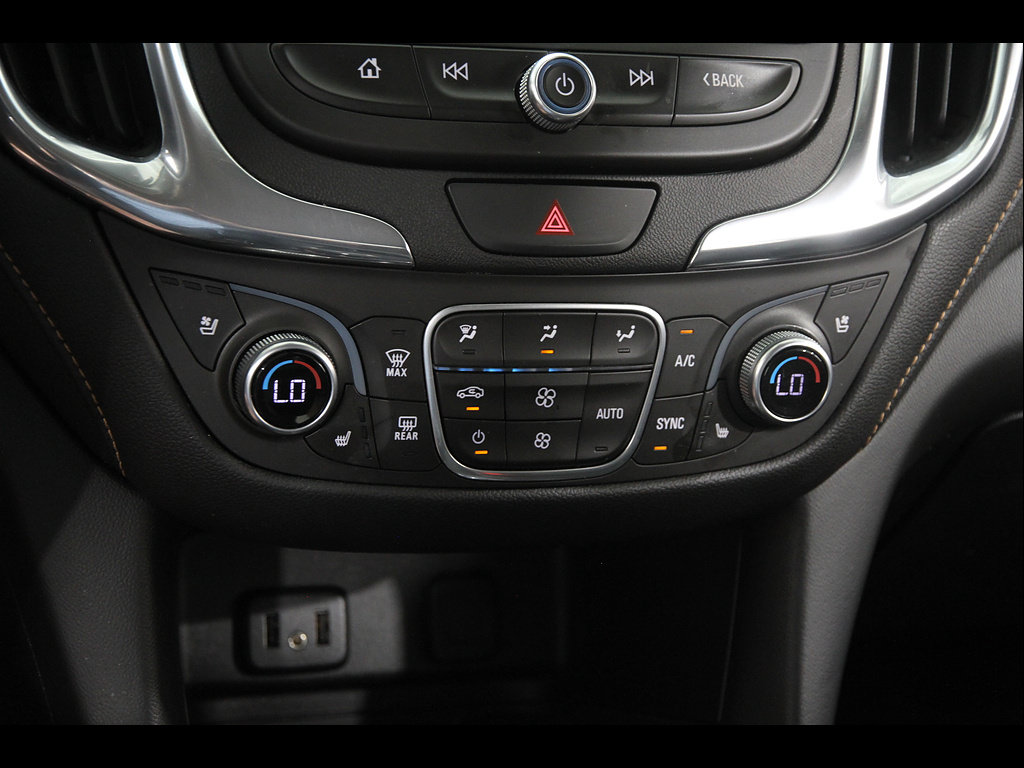 Used 2018 Chevrolet Equinox Premier FWD image 14
