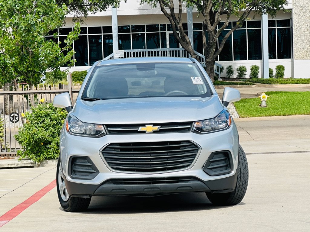 Used 2019 Chevrolet Trax LS w/ Tint and Cruise Package FWD image 2
