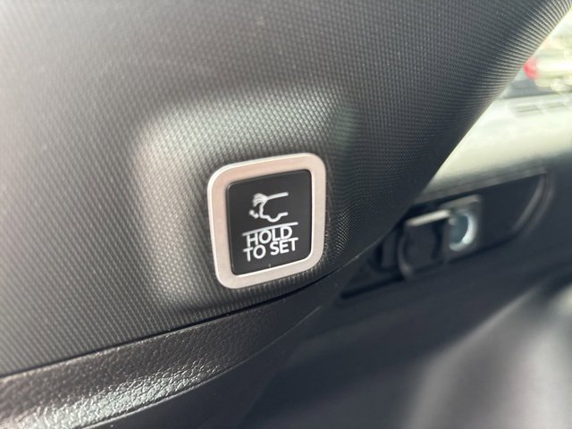 New 2025 Jeep Grand Cherokee Altitude image 18