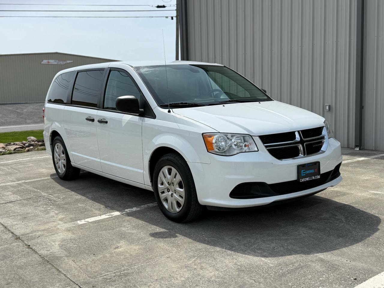 Used 2020 Dodge Grand Caravan SE w/ Rear Park Assist Package image 3
