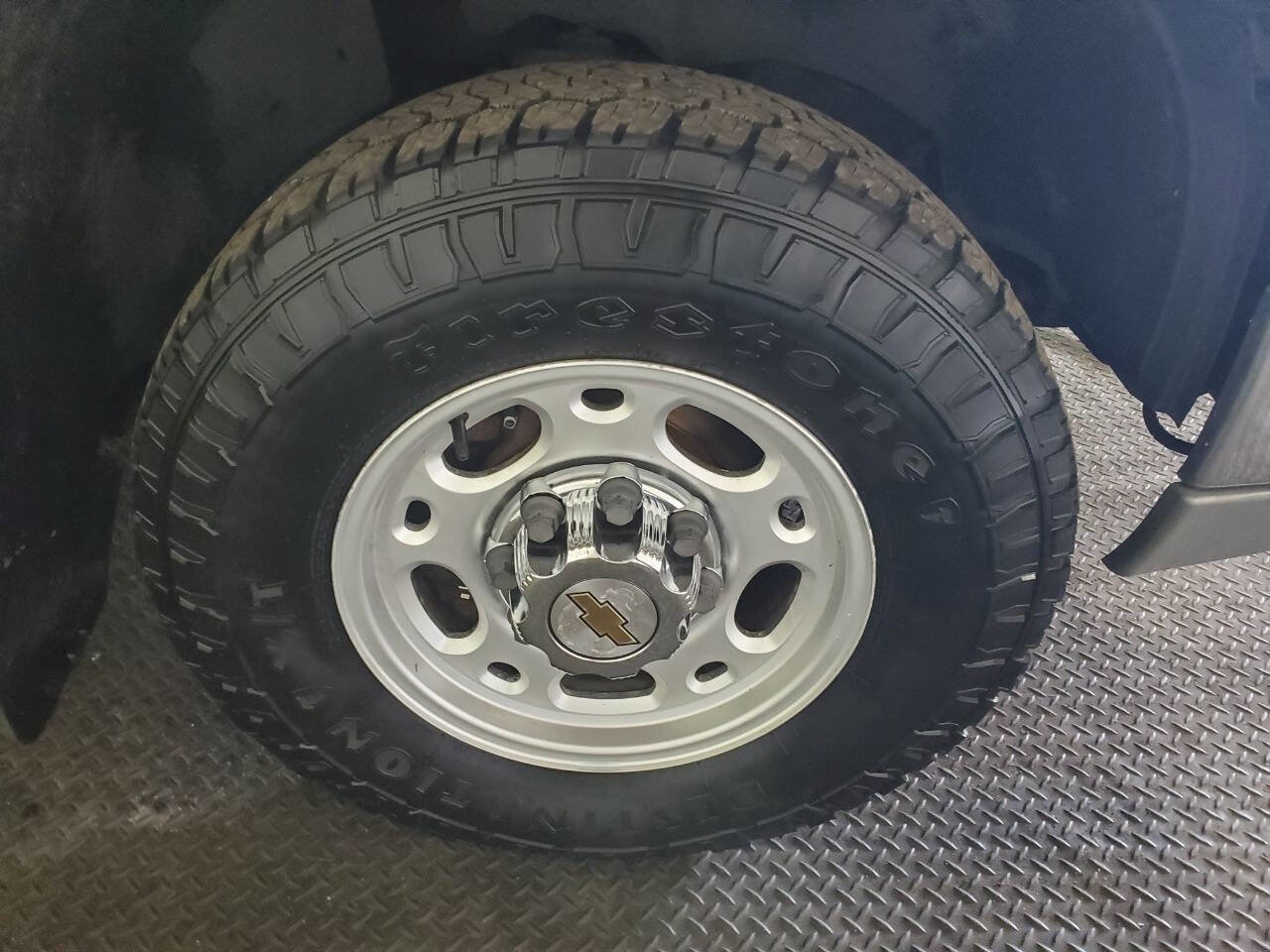 Used 2003 Chevrolet Silverado 2500 LT AWD/4WD image 16