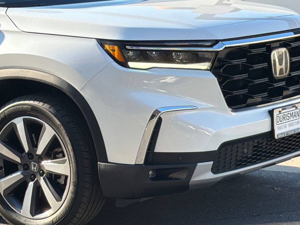 Used 2023 Honda Pilot Touring image 5