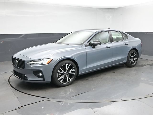 Used 2023 Volvo S60 B5 Plus FWD image 4