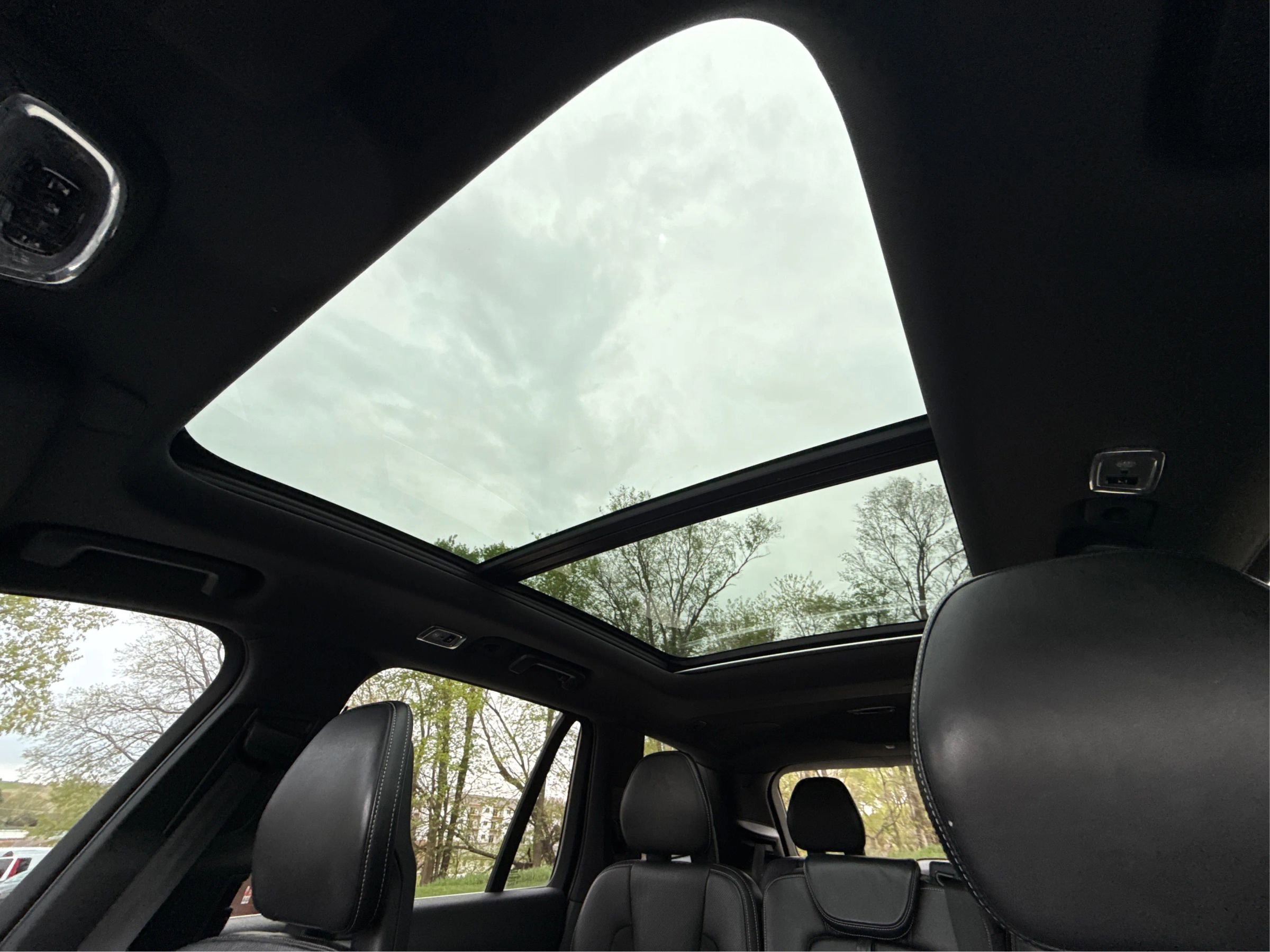 Used 2016 Volvo XC90 T6 R-Design AWD/4WD image 21