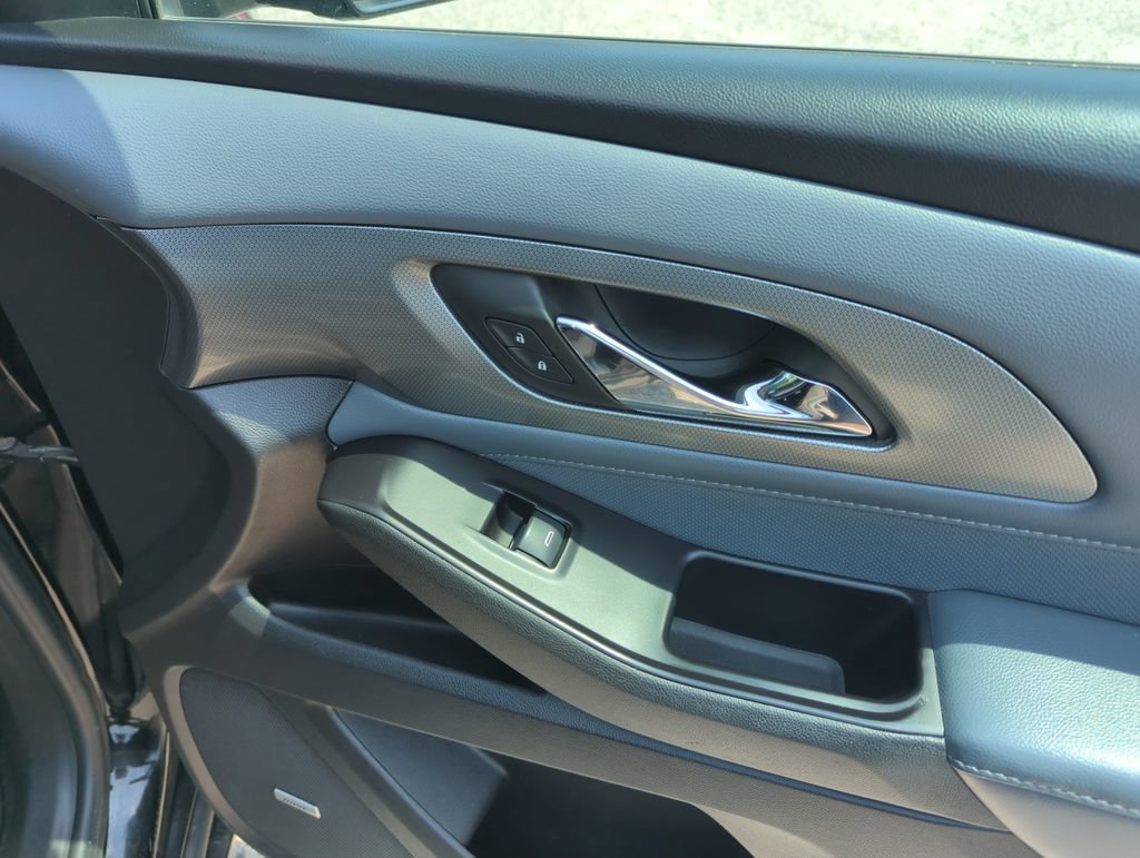 Used 2019 Chevrolet Traverse Premier w/ Driver Confidence II Package FWD image 40