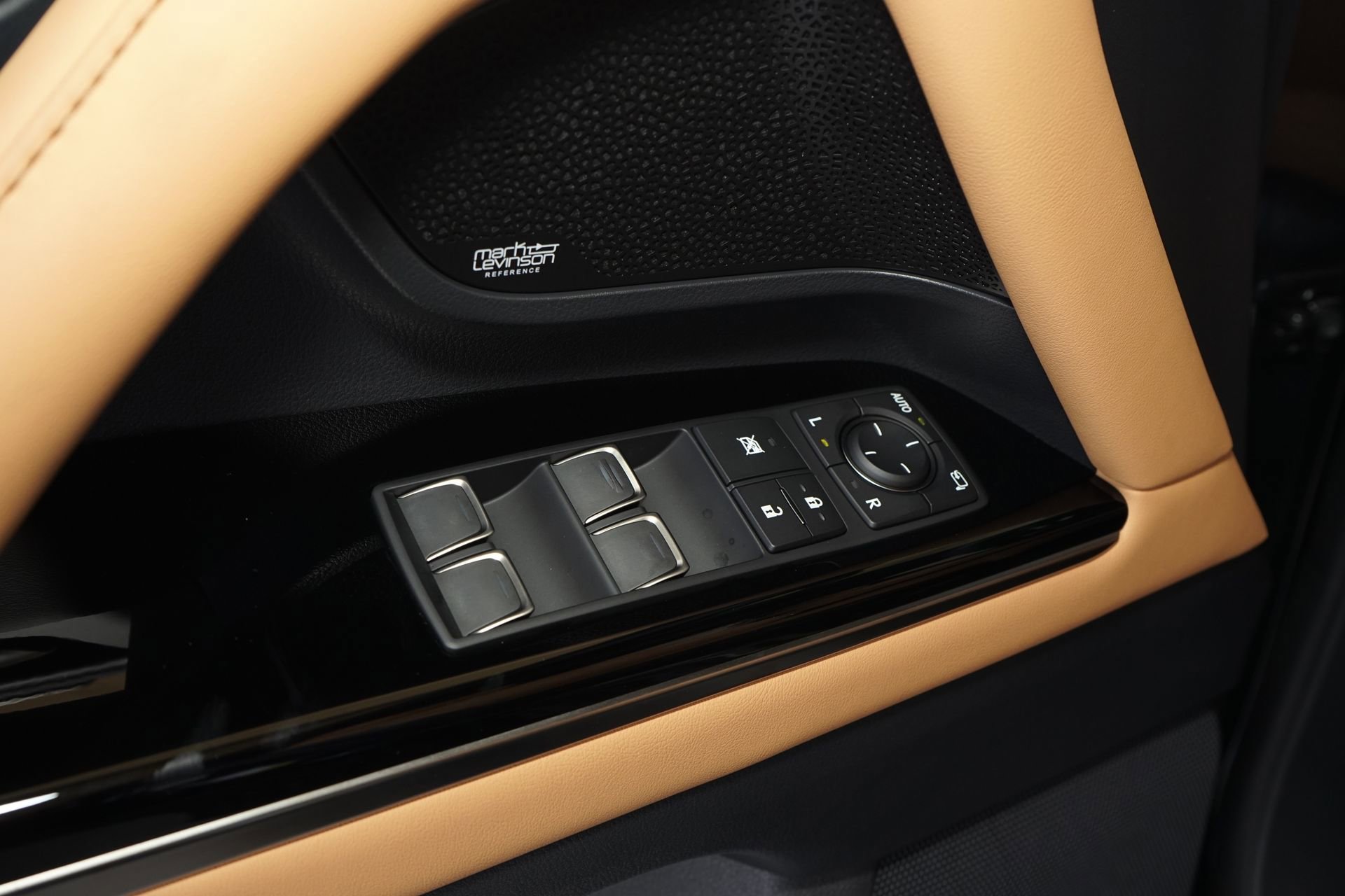 Used 2026 Lexus LX 700h Luxury image 30