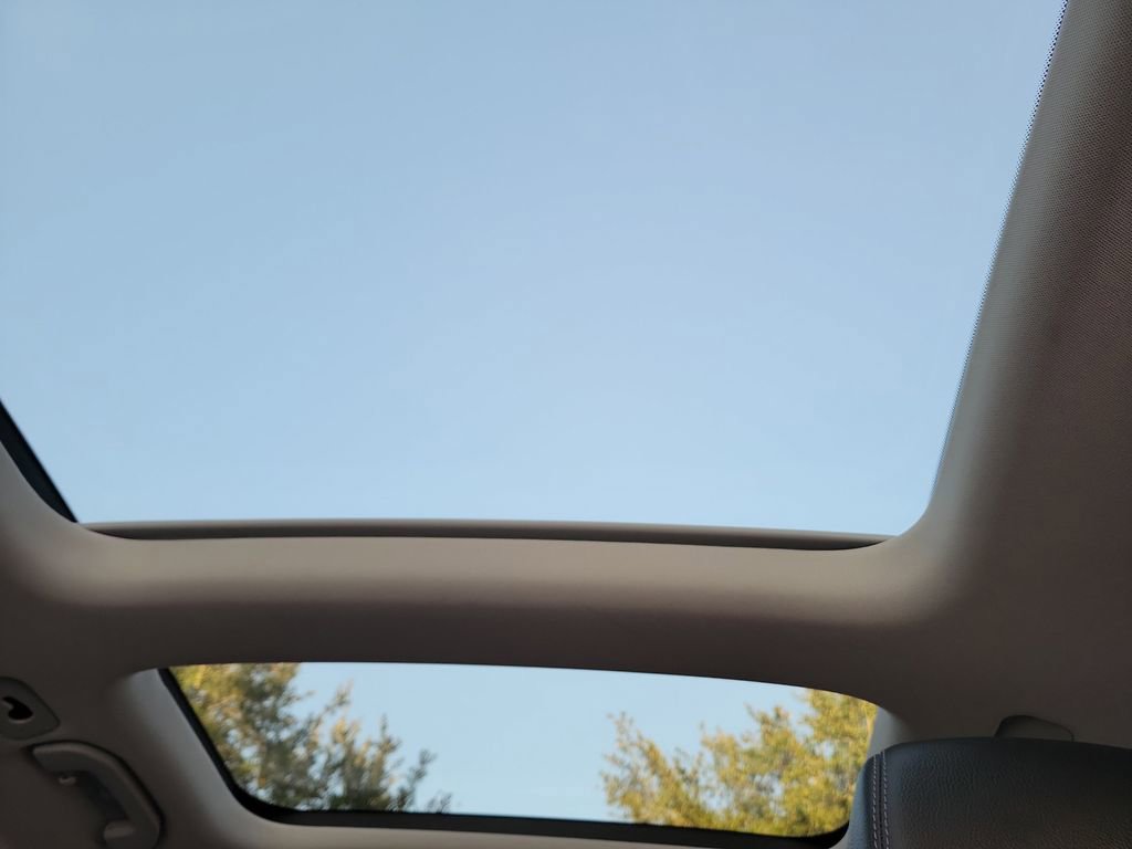 Used 2021 Mercedes-Benz GLC 300 w/ Premium Package image 38