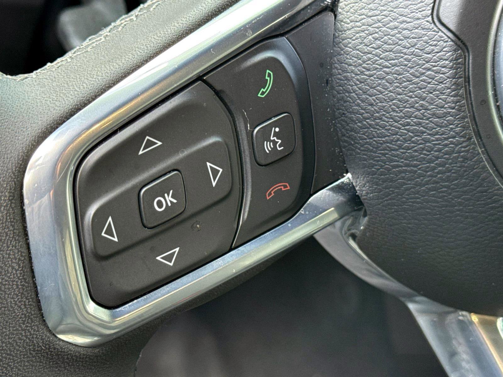 Used 2025 Jeep Wrangler Unlimited Sahara image 20