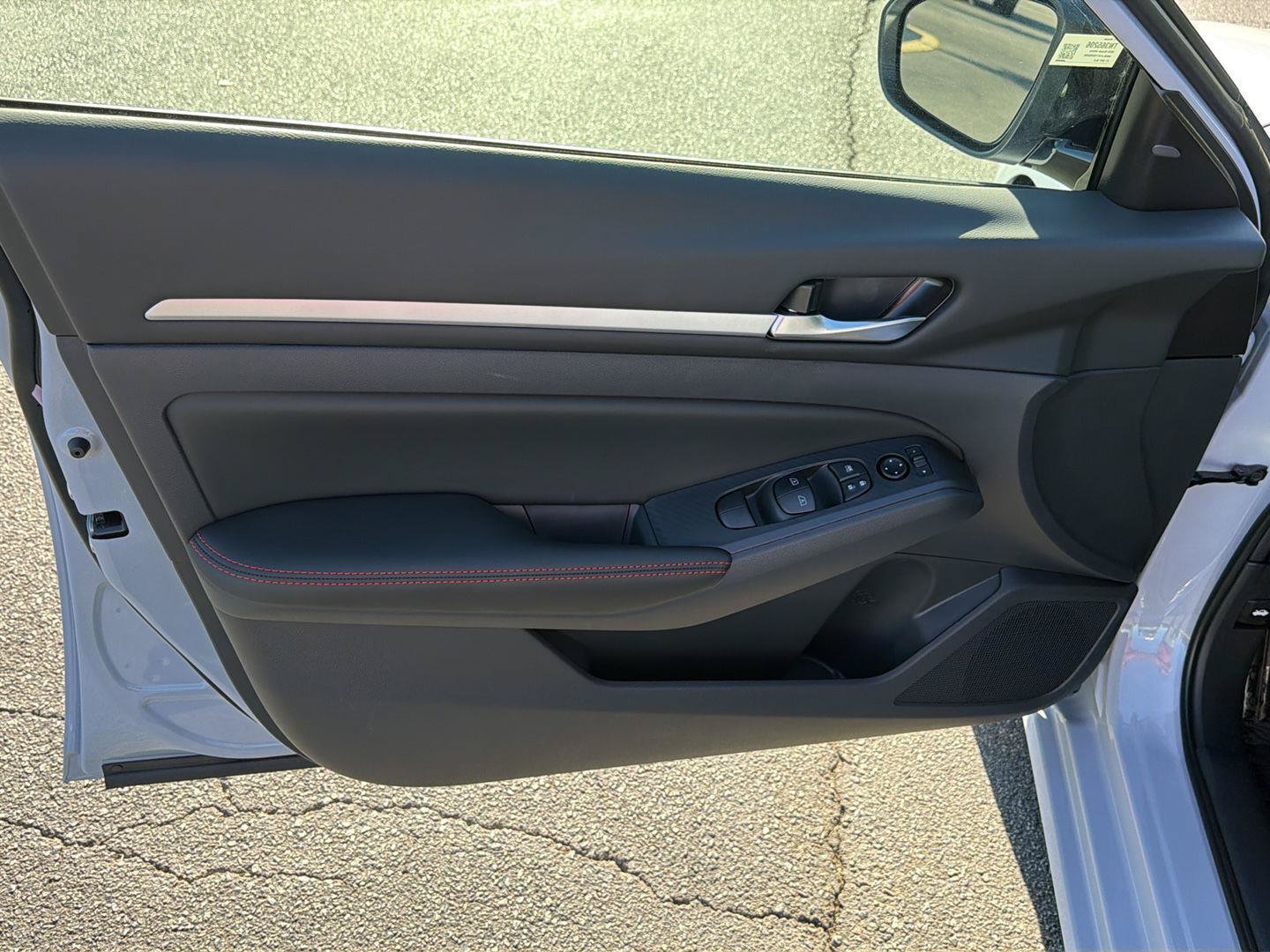 New 2026 Nissan Altima 2.5 SR w/ SR Midnight Edition Package FWD image 16
