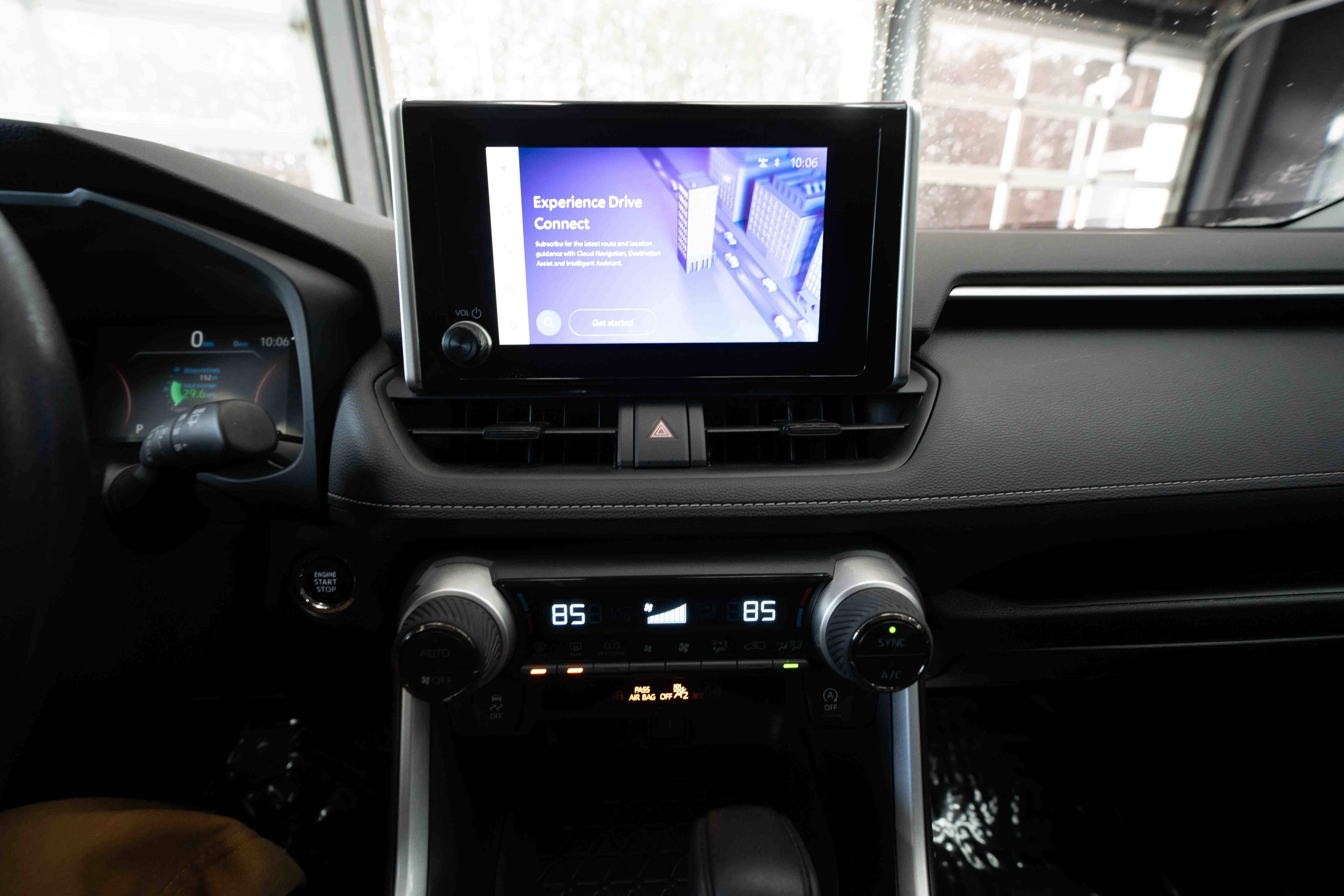 Used 2025 Toyota RAV4 XLE image 17