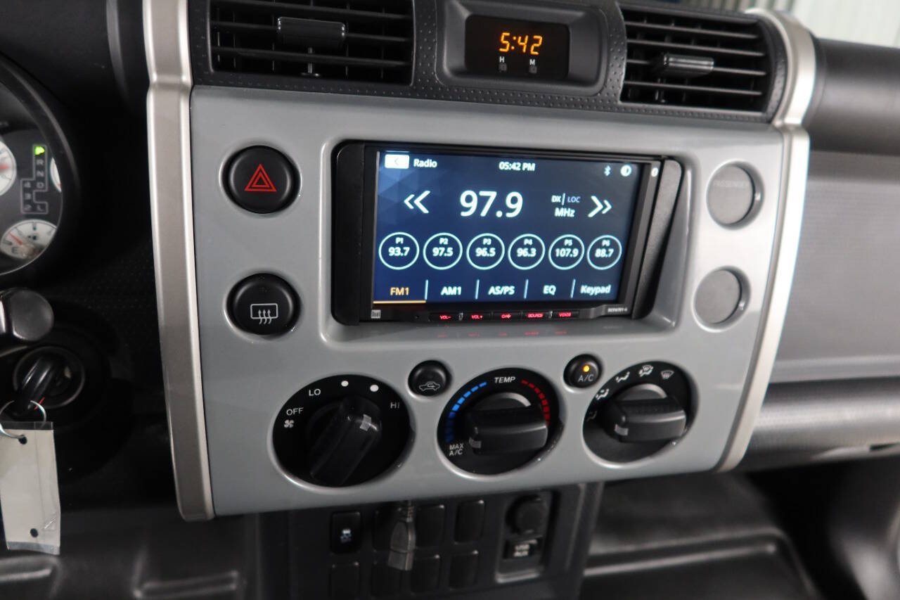 Used 2014 Toyota FJ Cruiser 4WD w/ Convenience Package image 27