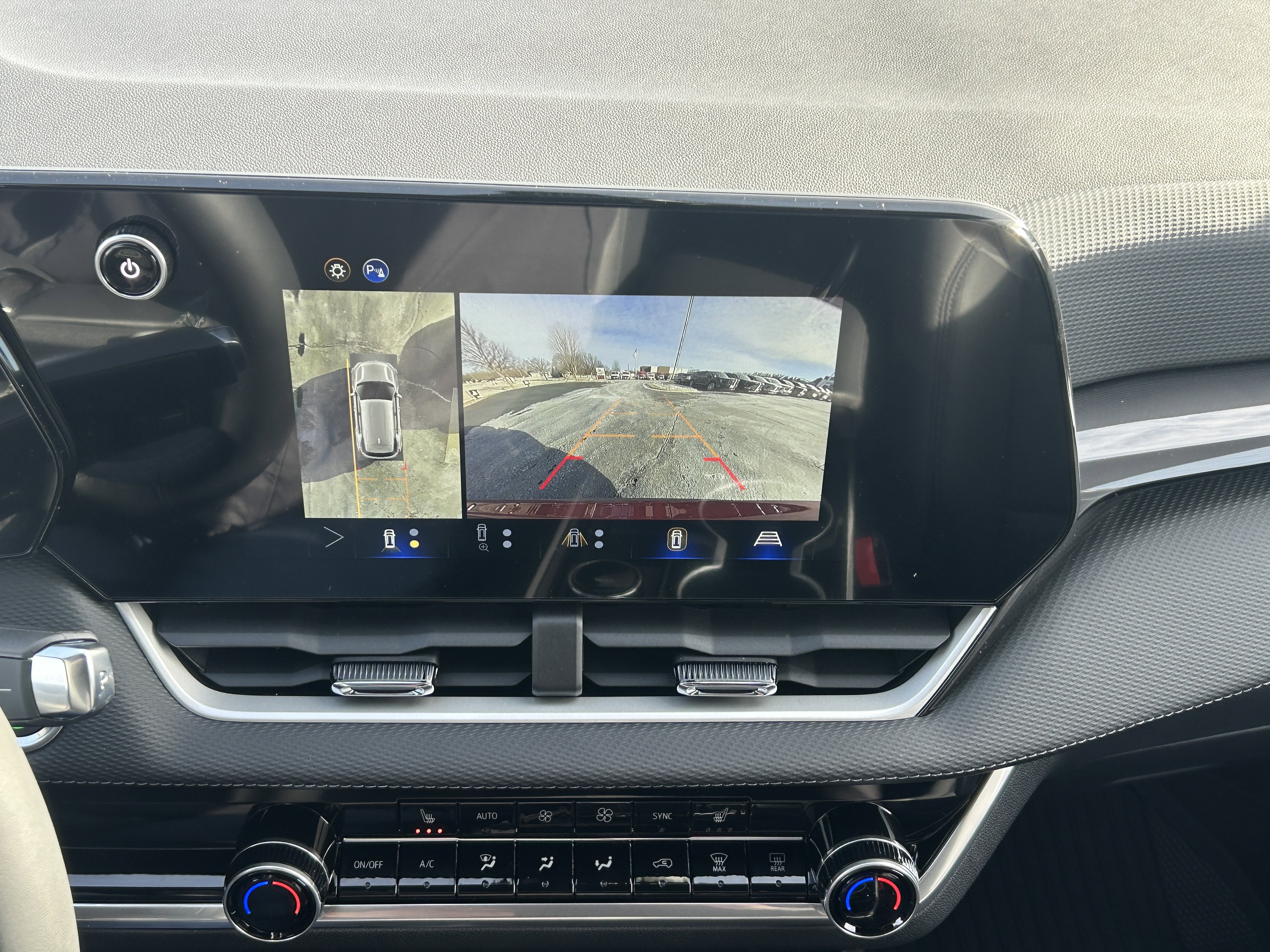 New 2026 Chevrolet Equinox LT w/ Convenience Package II image 2