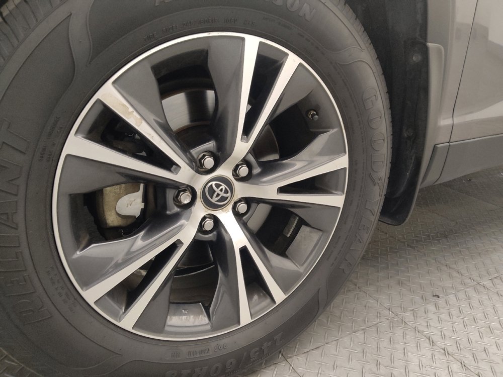 Used 2019 Toyota Highlander LE FWD image 31