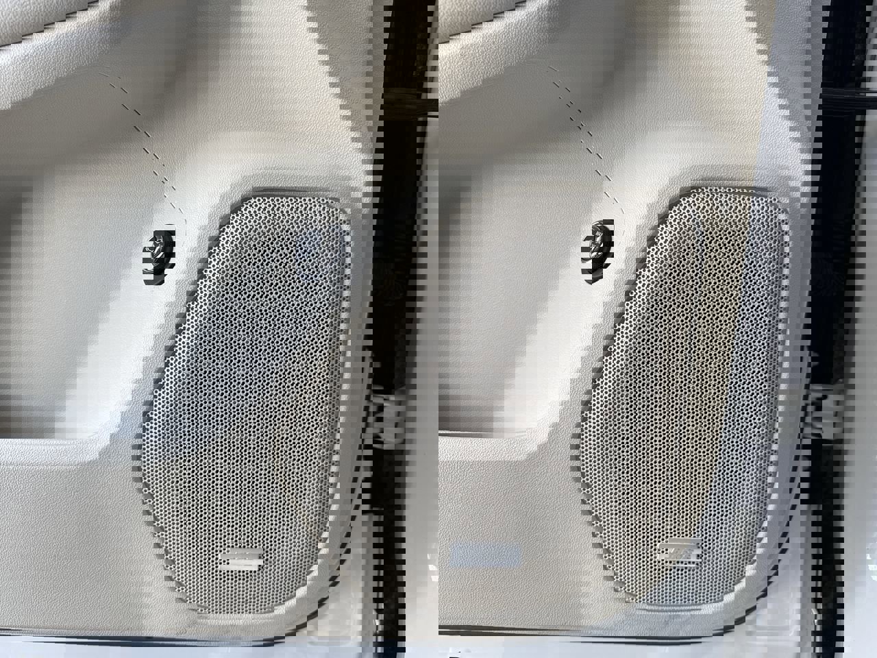 Used 2020 GMC Acadia Denali w/ Trailering Package image 24