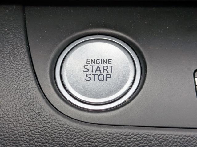 Certified 2025 Hyundai Elantra SEL image 28