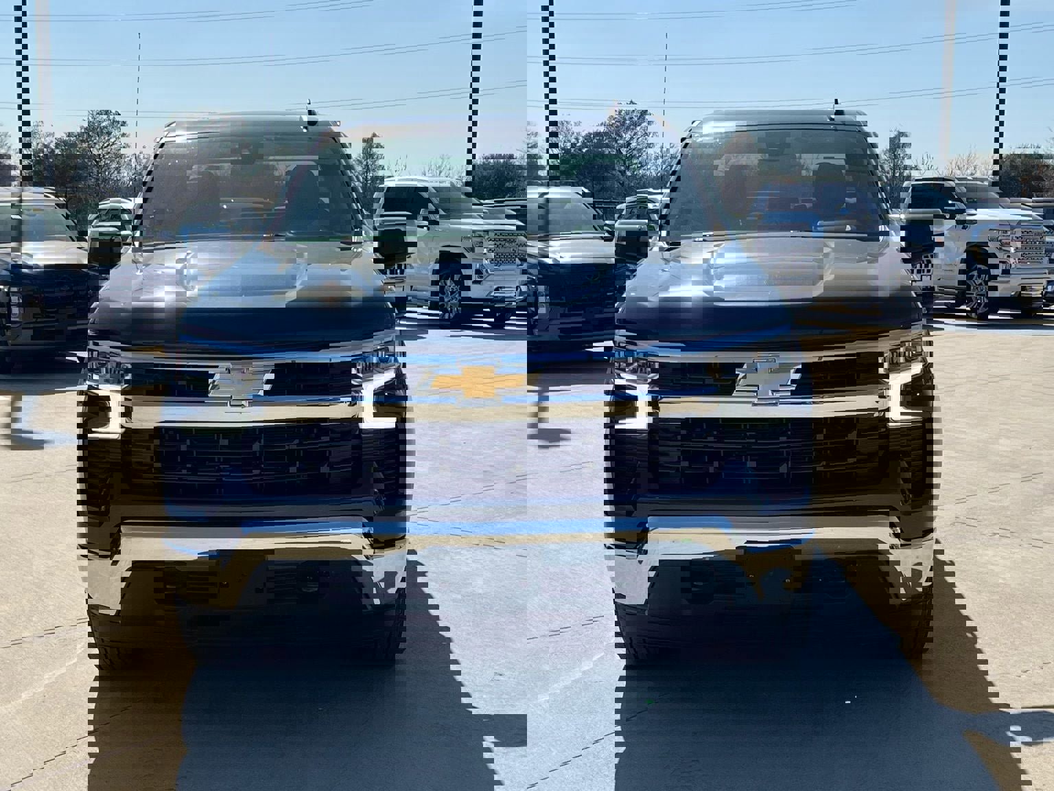 Used 2022 Chevrolet Silverado 1500 LT image 2