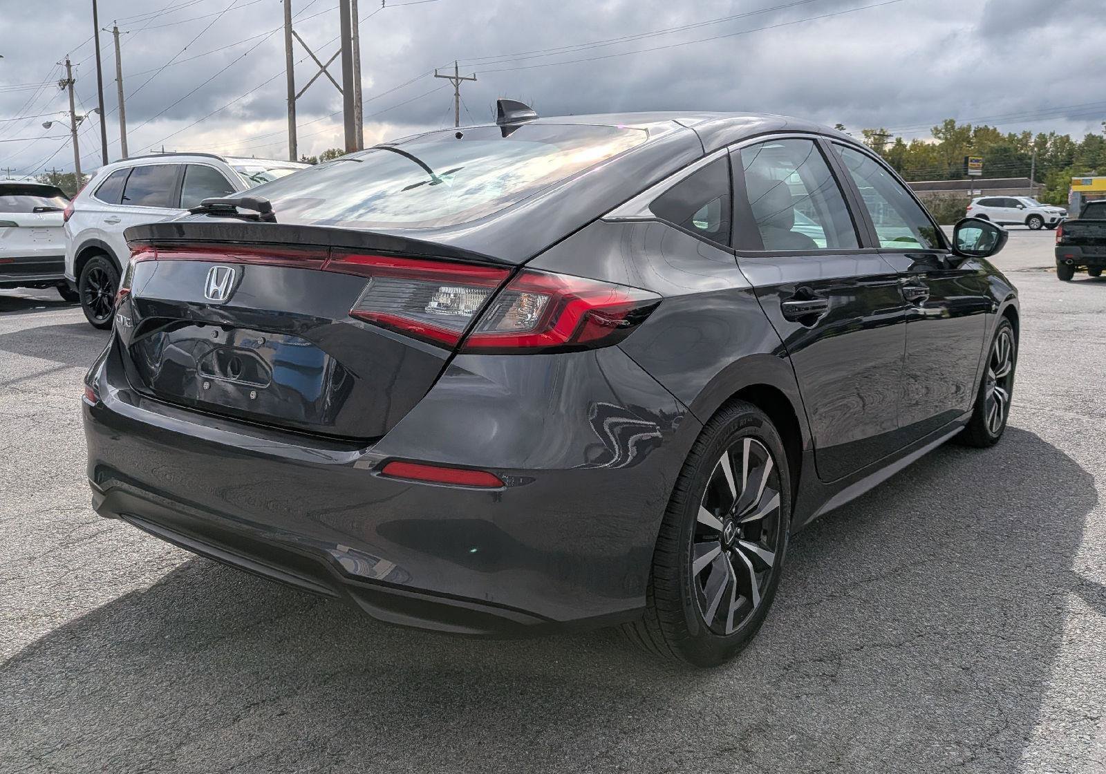 Used 2024 Honda Civic EX-L image 7