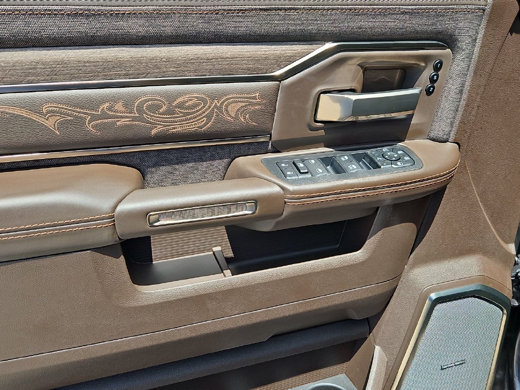 Used 2026 RAM 3500 Longhorn AWD/4WD image 21