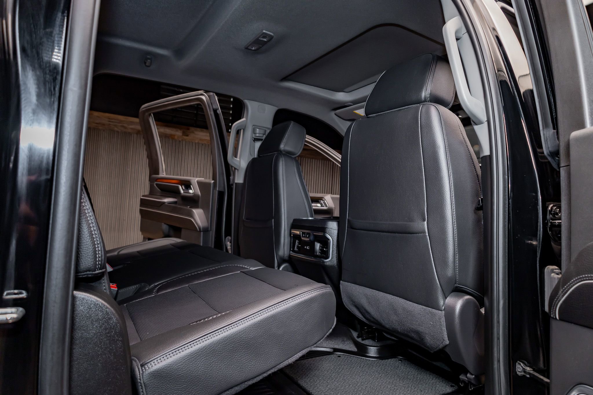 Used 2025 GMC Sierra 3500 Denali w/ Denali Reserve Package image 25