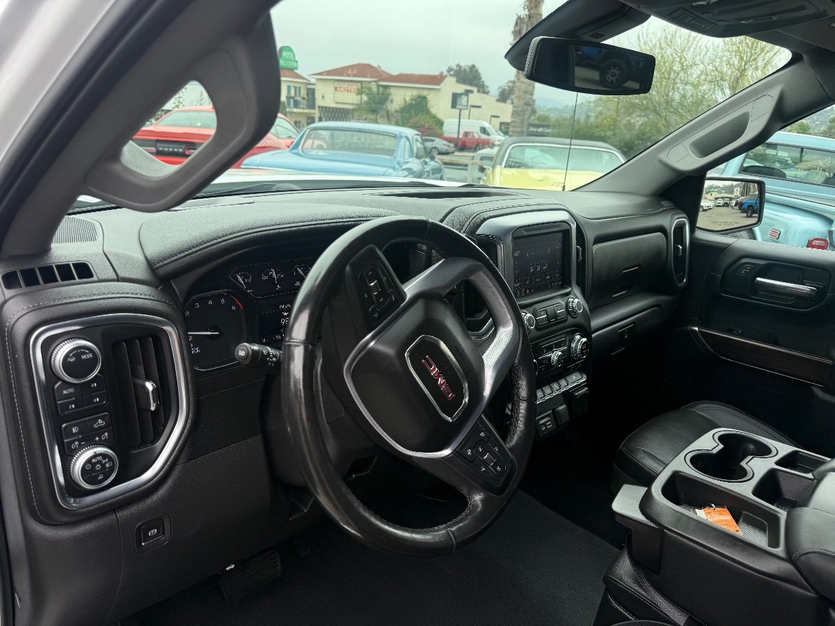 Used 2020 GMC Sierra 1500 SLT w/ Driver Alert Package II AWD/4WD image 14
