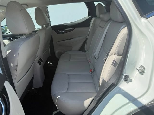 Used 2022 Nissan Rogue Sport SL AWD/4WD image 11