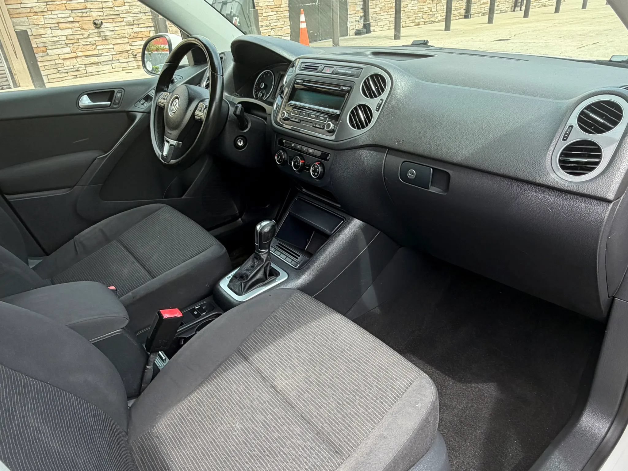 Used 2014 Volkswagen Tiguan S FWD image 11