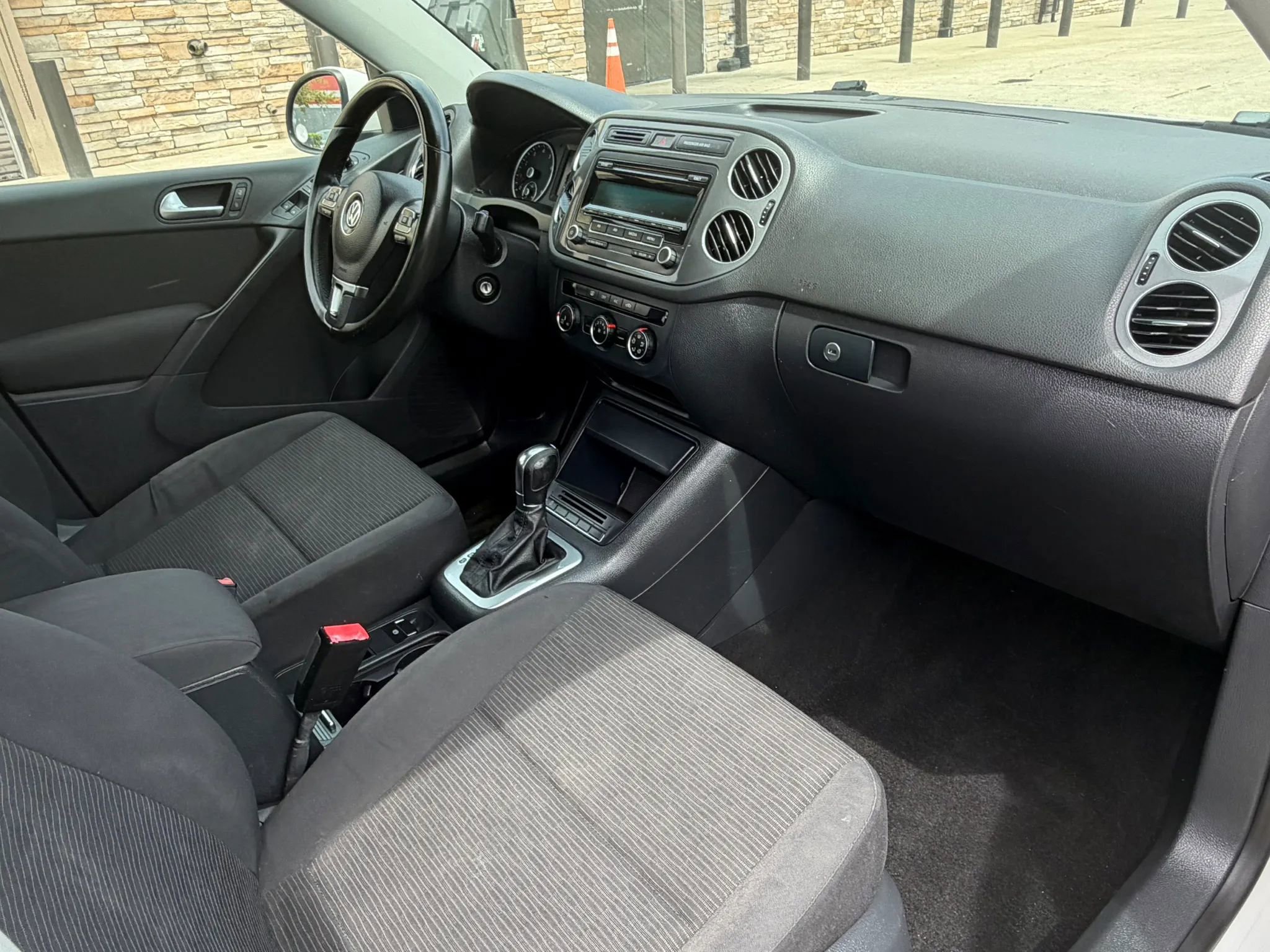 Used 2014 Volkswagen Tiguan S FWD image 11