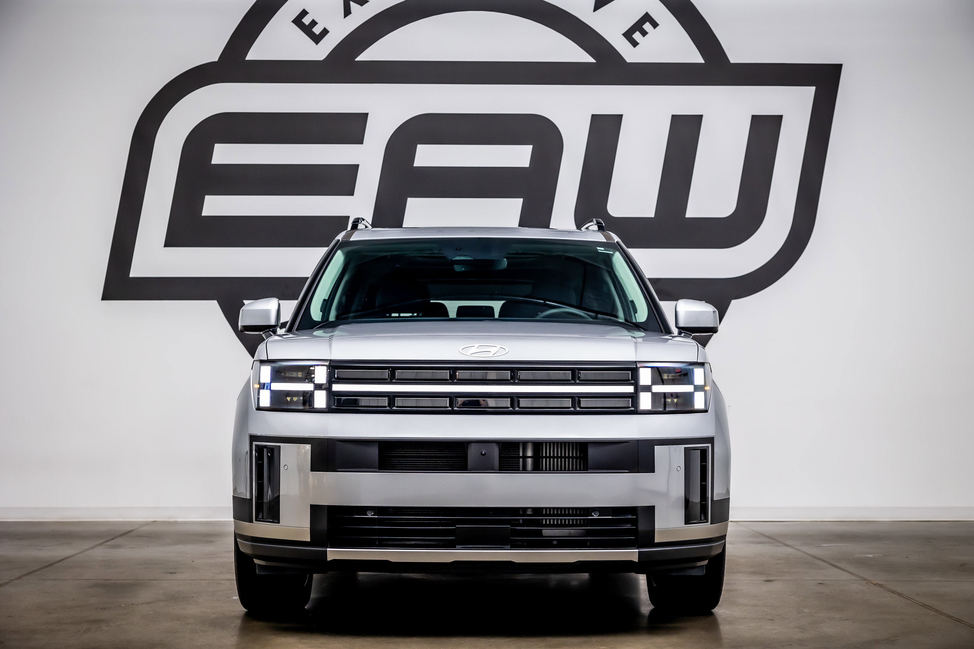 Used 2024 Hyundai Santa Fe Limited image 3