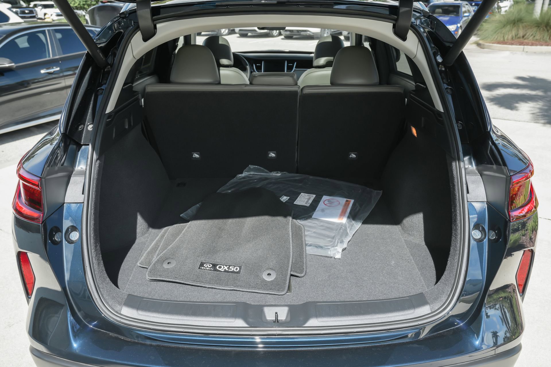 Used 2025 INFINITI QX50 Luxe image 37